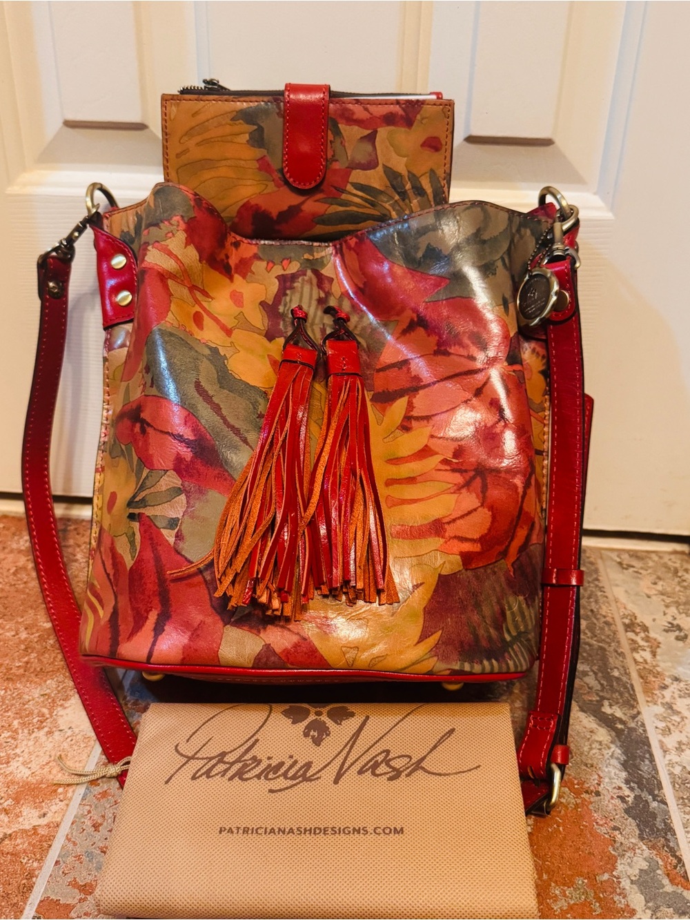 Patricia Nash 10th Anniversary Otavia  Tropical Dreams Collection Bucket Bag
